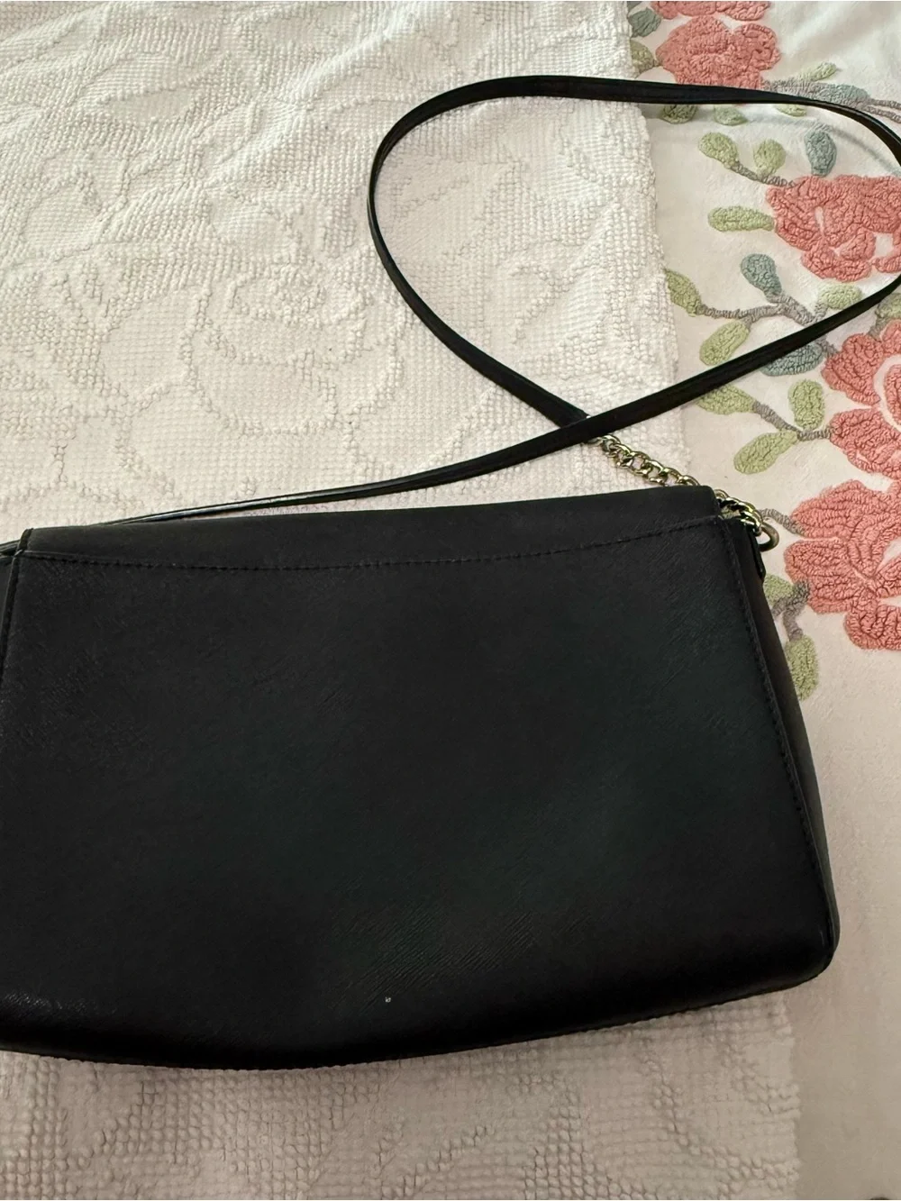 Kate Spade New York Black Saffiano Leather Crossbody Bag Gold Chain Accent‎